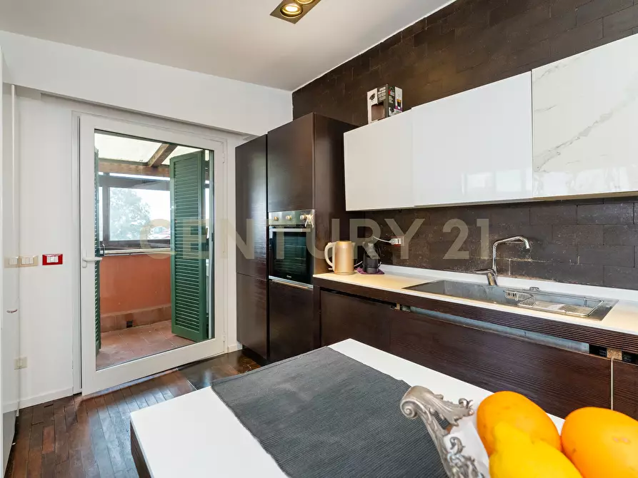 Immagine 39 di Attico in vendita  in Via Maria Gianni 85 a Catania