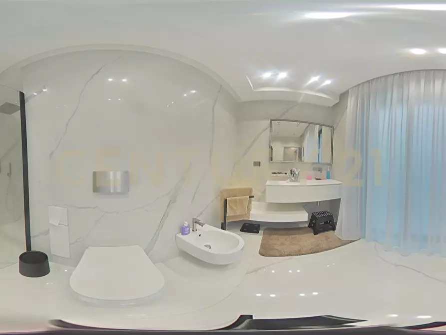 Immagine 119 di Villa in vendita  in Via Sant' Andrea 8 a Catania