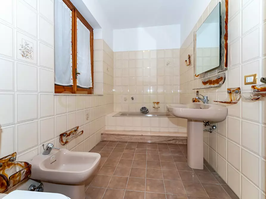 Immagine 49 di Casa bifamiliare in vendita  in Via Sebastiano Grasso 14 a Aci Catena