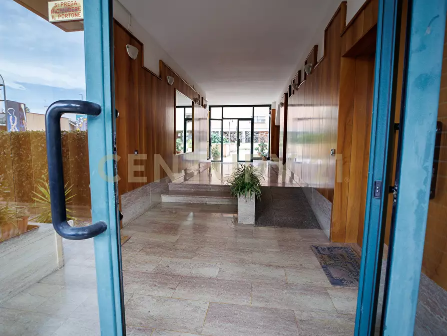 Immagine 36 di Trilocale in vendita  in Via Tazio Nuvolari 210 a Roma