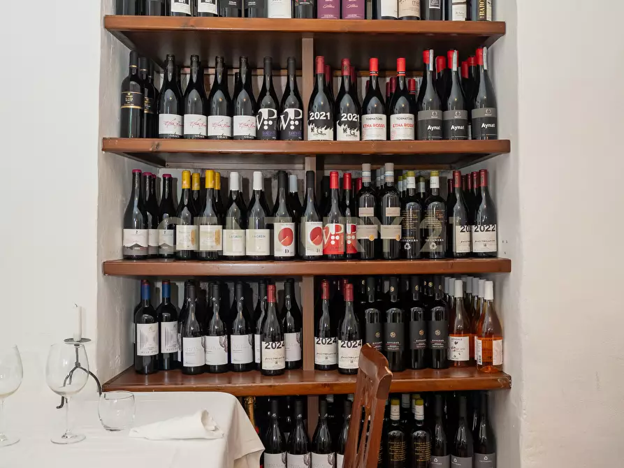 Immagine 28 di Bar / Ristorante in vendita  in Via Piave 3 a San Giovanni La Punta