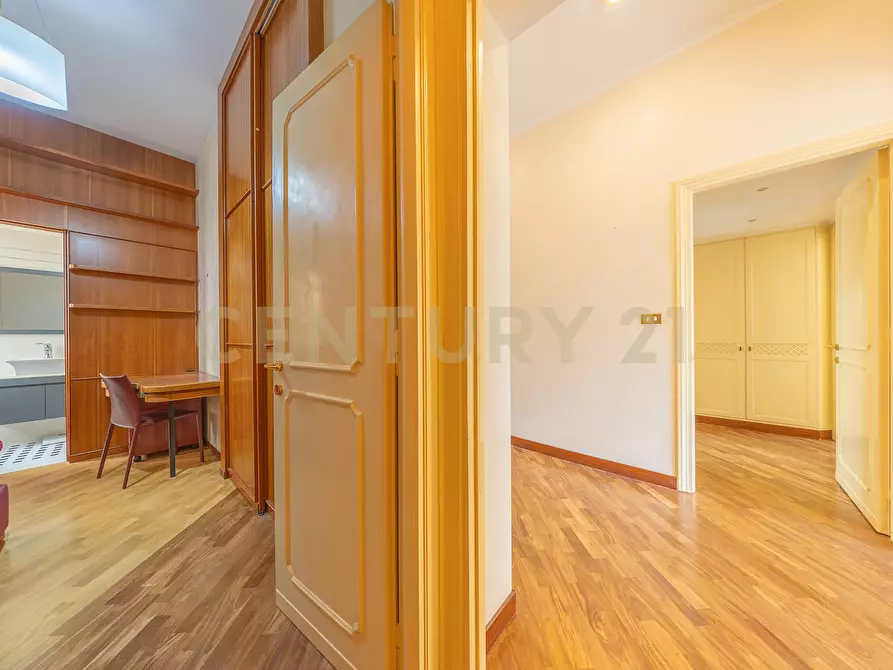 Immagine 24 di Trilocale in vendita  in Via Bevagna 56 a Roma