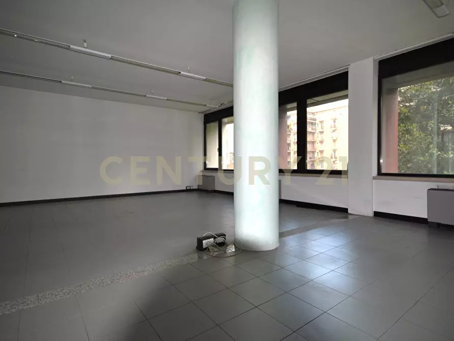 Immagine 6 di Ufficio in vendita  in Via Adriano Cristofoli 40 a Verona