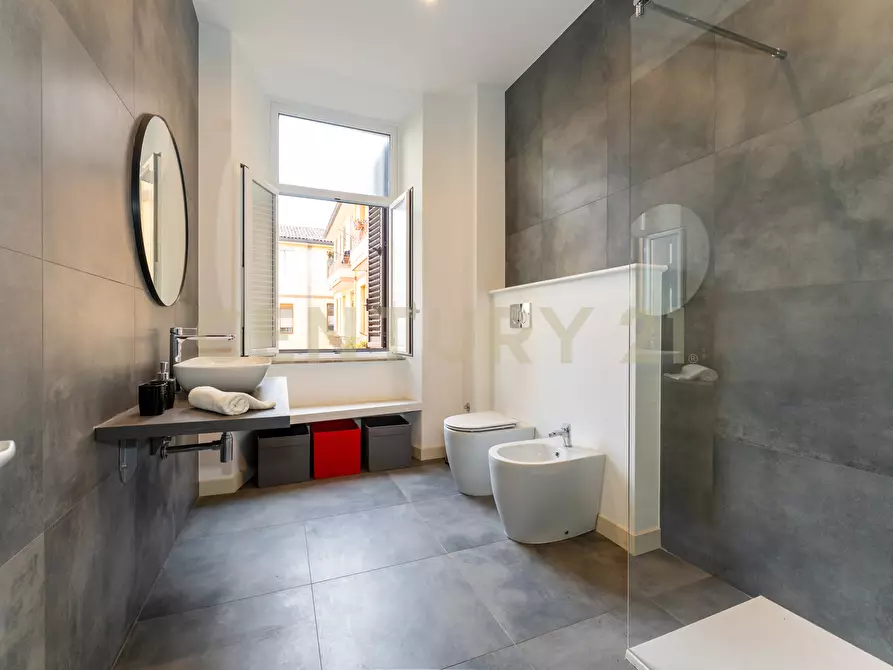 Immagine 18 di Trilocale in vendita  in Via Fattorini 2 a Catania