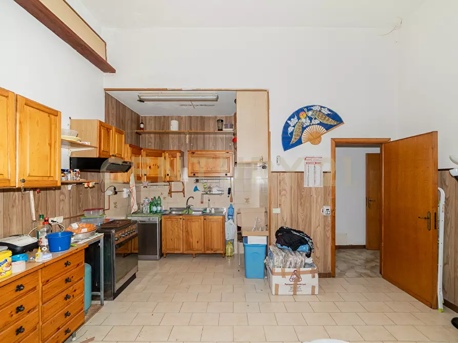 Immagine 25 di Locale commerciale in vendita  in Via Mario Rapisardi 20 a Fiumefreddo Di Sicilia