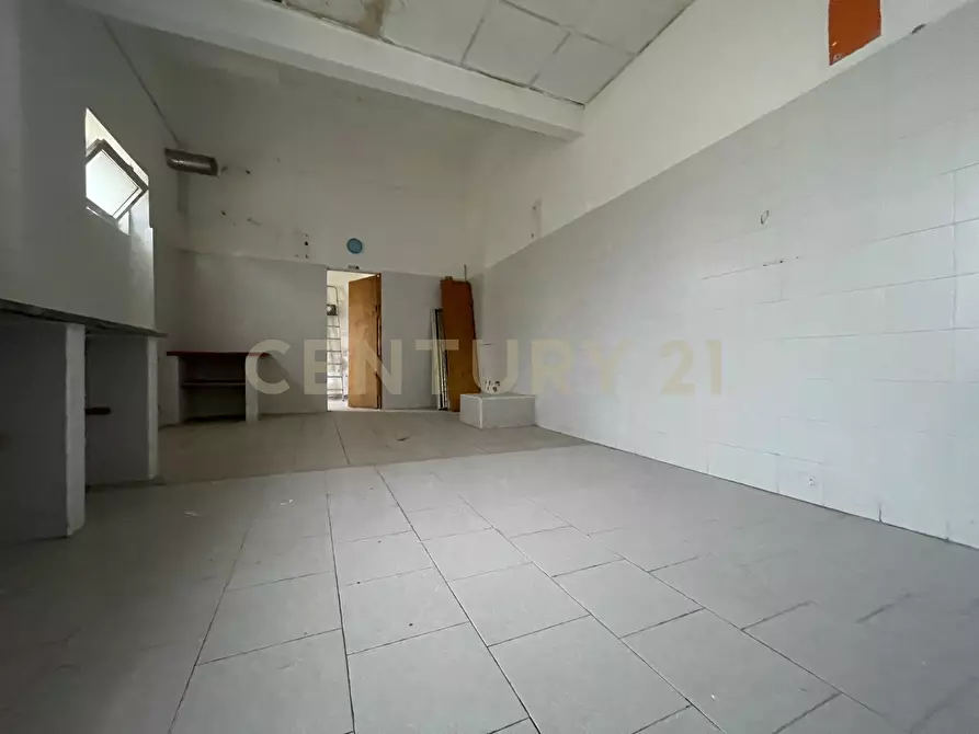 Immagine 10 di Locale commerciale in vendita  in Via Guglielmo Oberdan 27 a Grosseto