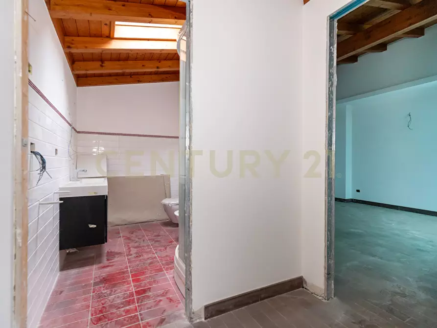 Immagine 62 di Pentalocale in vendita  in Via Lorenzo Maddem 67 a Acireale