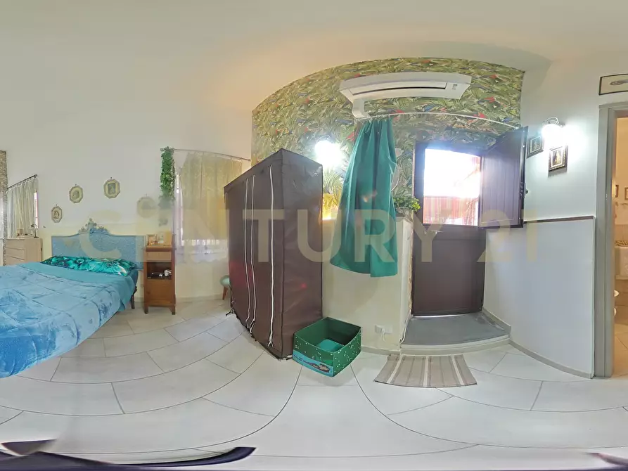 Immagine 30 di Bilocale in vendita  in via adelia 98 a Catania