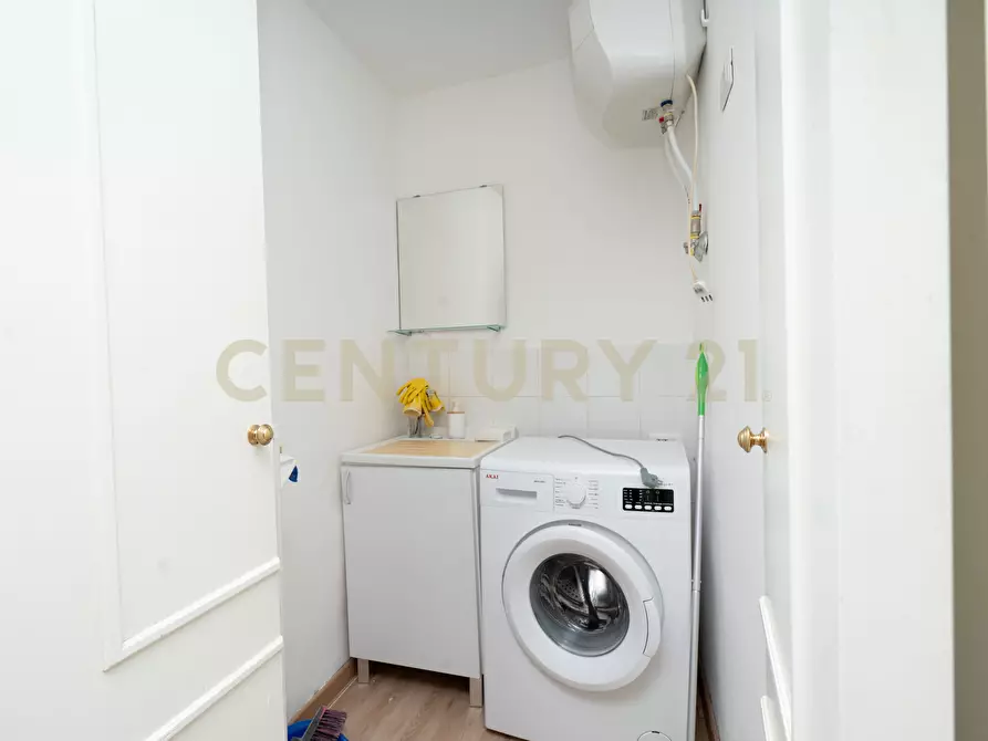 Immagine 42 di Trilocale in vendita  in Via Livorno 87 a Aci Castello