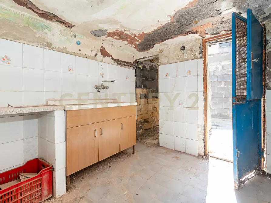 Immagine 4 di Casa indipendente in vendita  in Via Duca di Massa 17/19 a Aci Castello