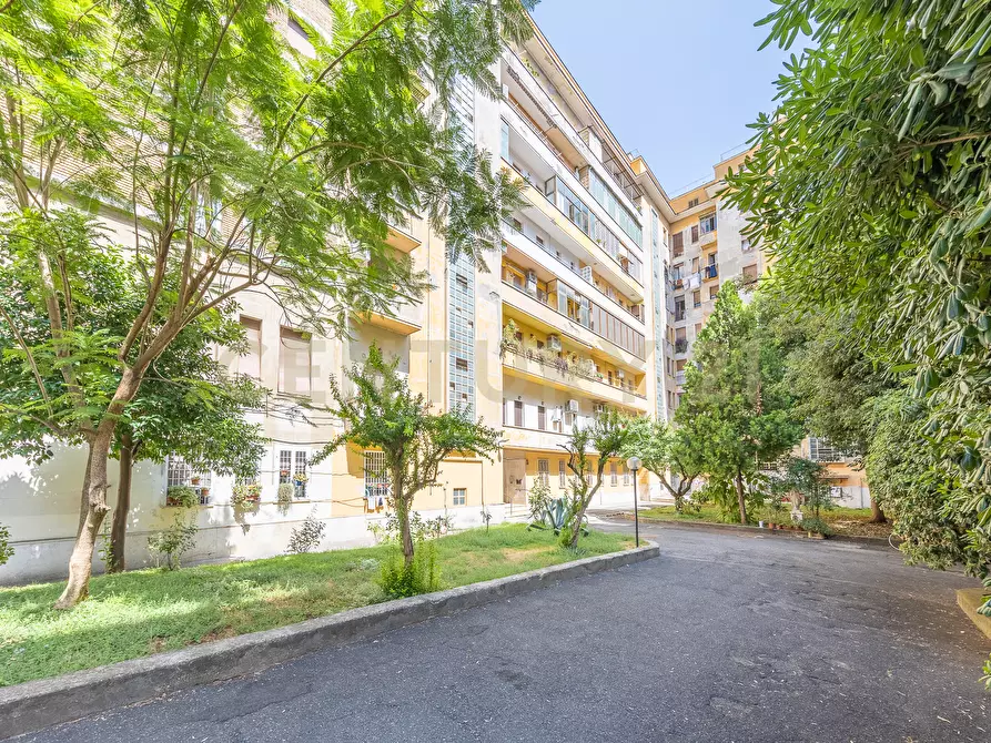 Immagine 22 di Trilocale in vendita  in Via Rosa Guarnieri Carducci 3 a Roma