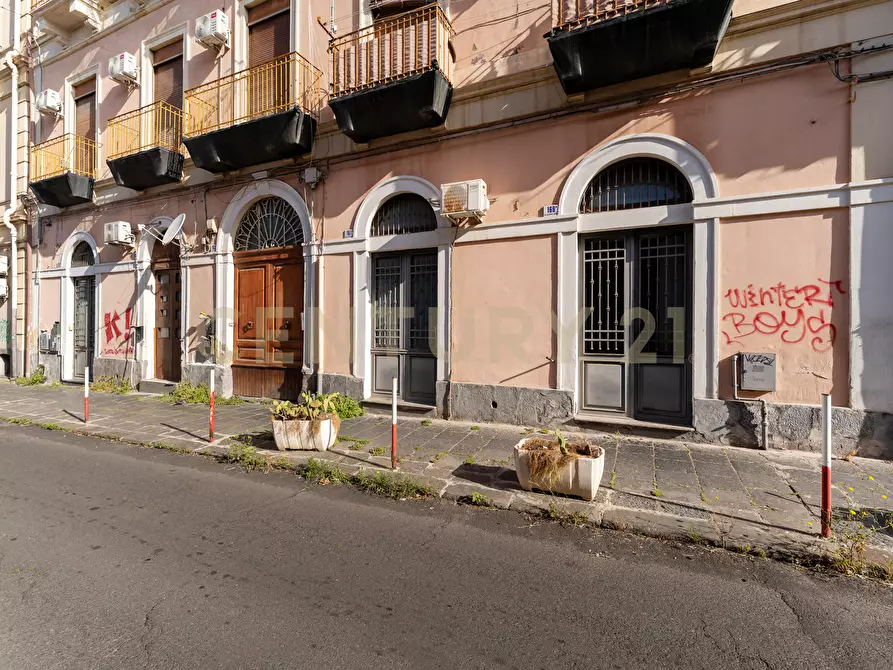 Immagine 35 di Pentalocale in vendita  in Via Giuseppe Verdi 165 a Catania