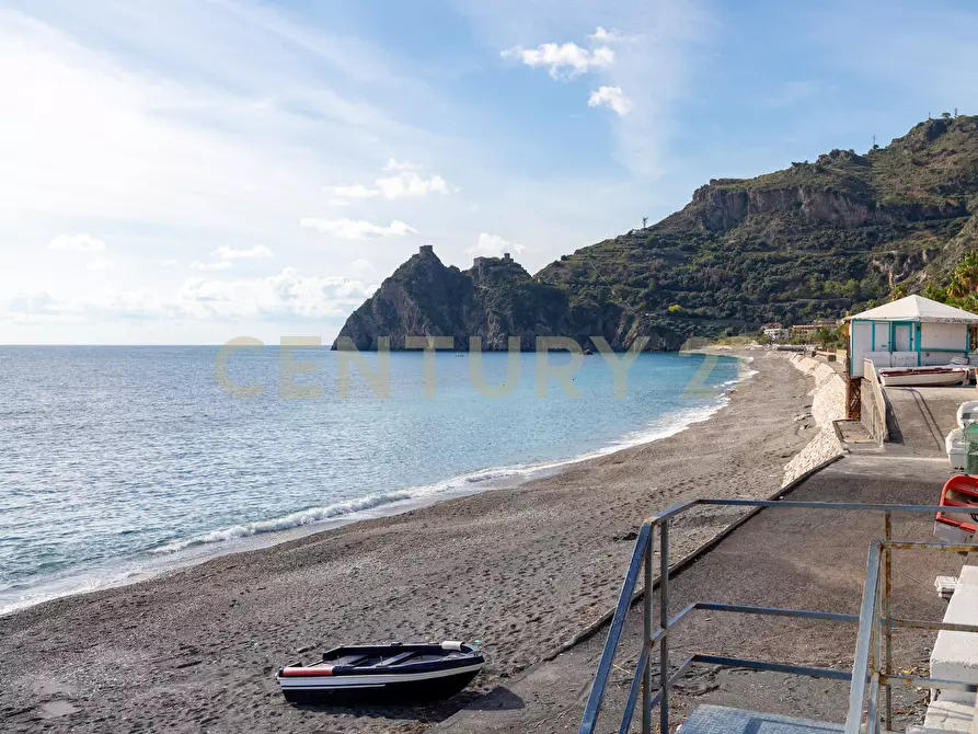 Immagine 47 di Bilocale in vendita  in Via Lungomare 2 a Sant'alessio Siculo