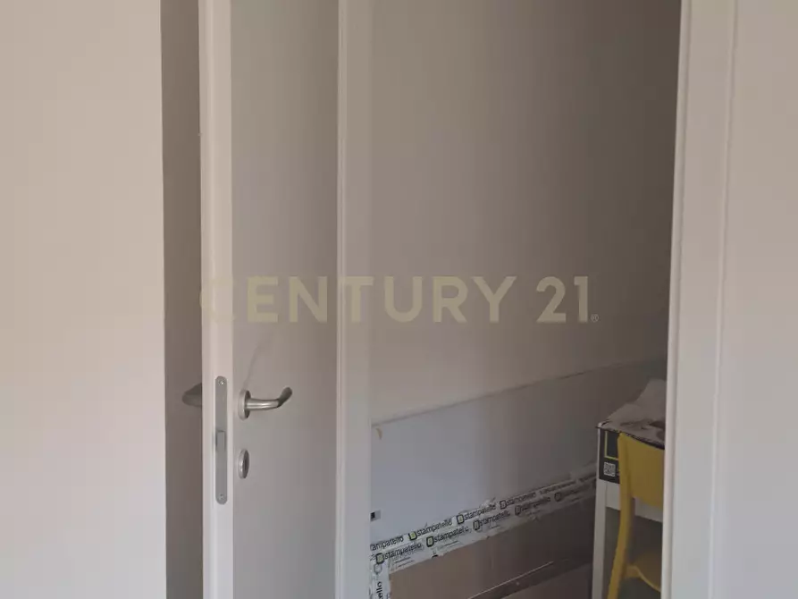 Immagine 4 di Locale commerciale in vendita  in Via Mura di Ponente 69 a Orbetello