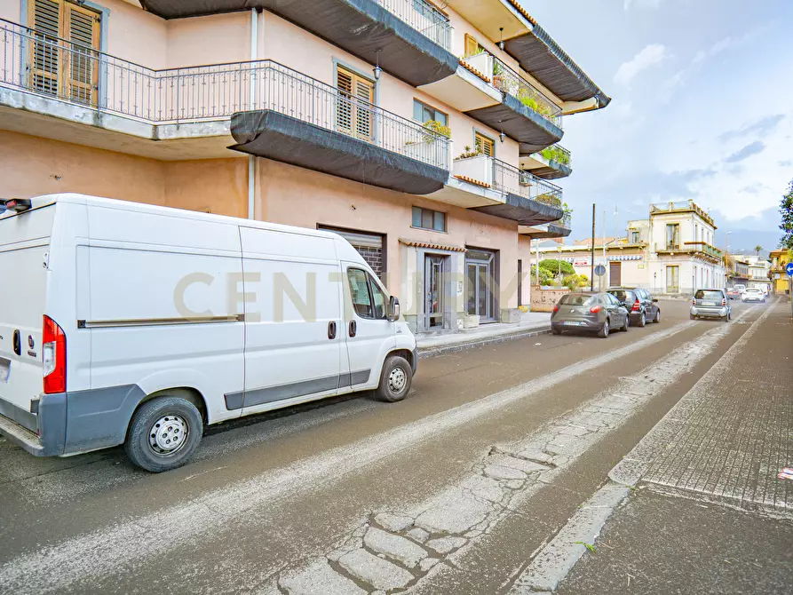 Immagine 9 di Locale commerciale in vendita  in Via Provinciale 194 a Santa Venerina