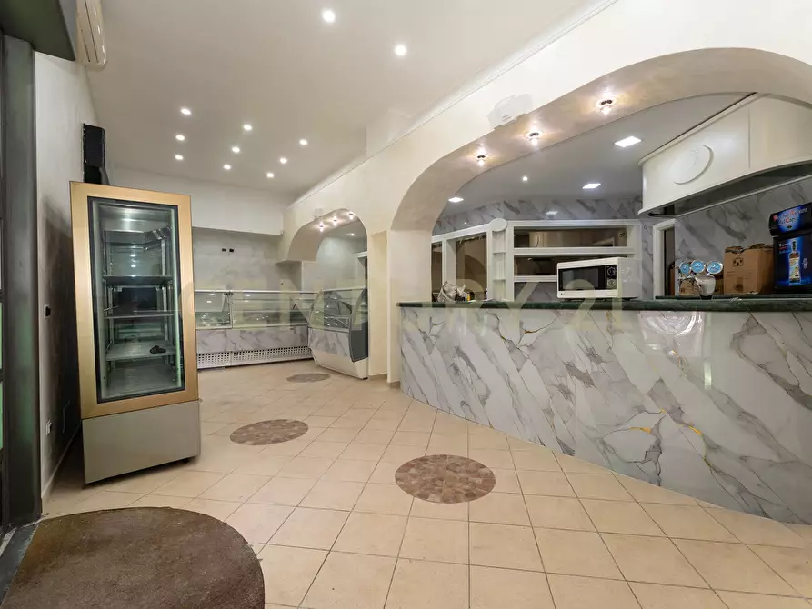 Immagine 22 di Bar / Ristorante in vendita  in Viale Papa Giovanni XXIII 46 a Camporotondo Etneo