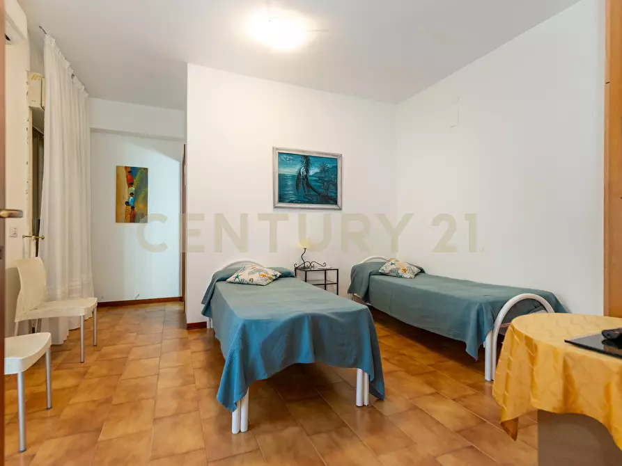 Immagine 9 di Quadrilocale in vendita  in Via Cavour 5 a Sant'alessio Siculo