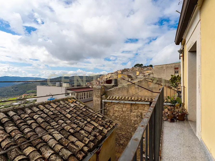 Immagine 10 di Terratetto in vendita  in Via Cafici 28 a Vizzini