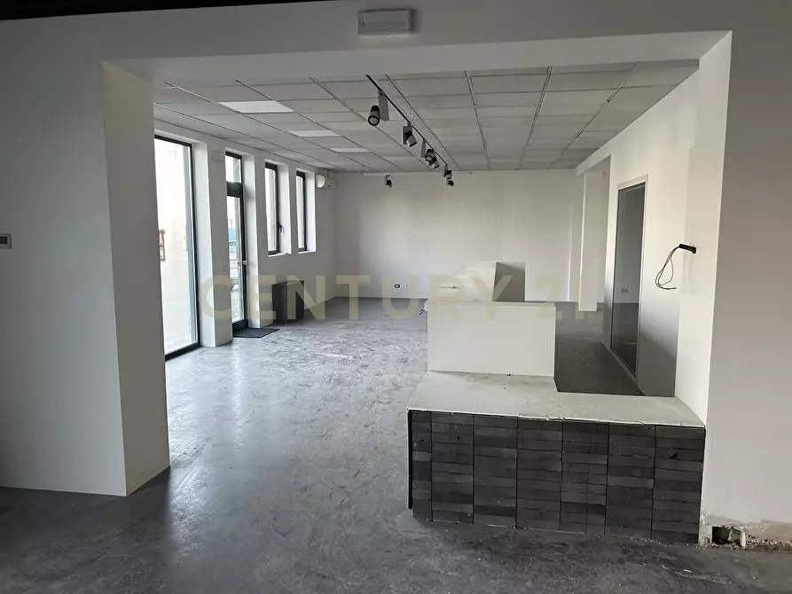 Immagine 10 di Locale commerciale in affitto  in Viale del Lavoro snc a San Martino Buon Albergo