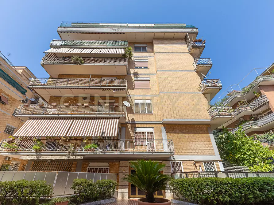 Immagine 110 di Trilocale in vendita  in Via Carlo Dossi 80 a Roma