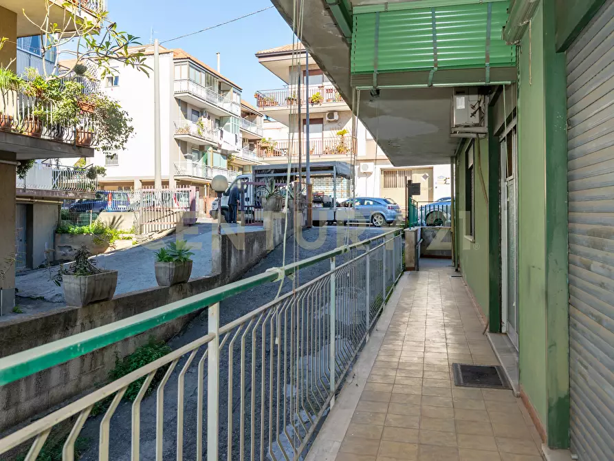 Immagine 28 di Locale commerciale in vendita  in Via Antonio Gramsci 3434 a Fiumefreddo Di Sicilia