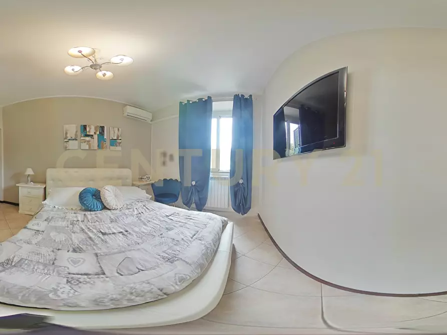 Immagine 53 di Pentalocale in vendita  in Via Crocifisso 26 a Aci Castello