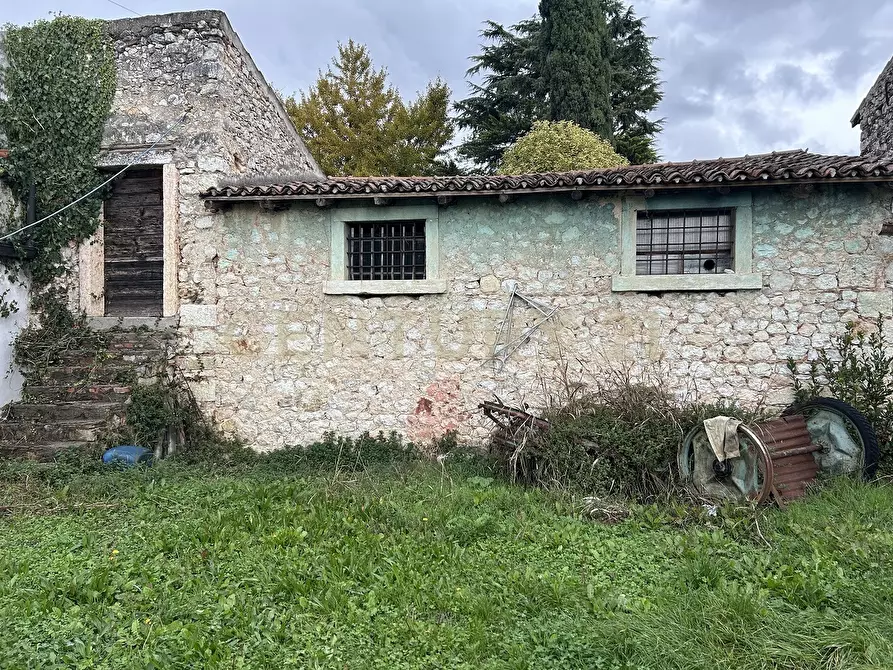 Immagine 38 di Rustico / casale in vendita  in Via Squaranto 6 a Verona