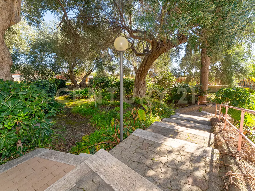 Immagine 45 di Bilocale in vendita  in Via Nazionale 74 bis a Letojanni