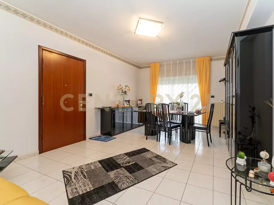 Immagine 4 di Pentalocale in vendita  in Viale Nitta 12A a Catania