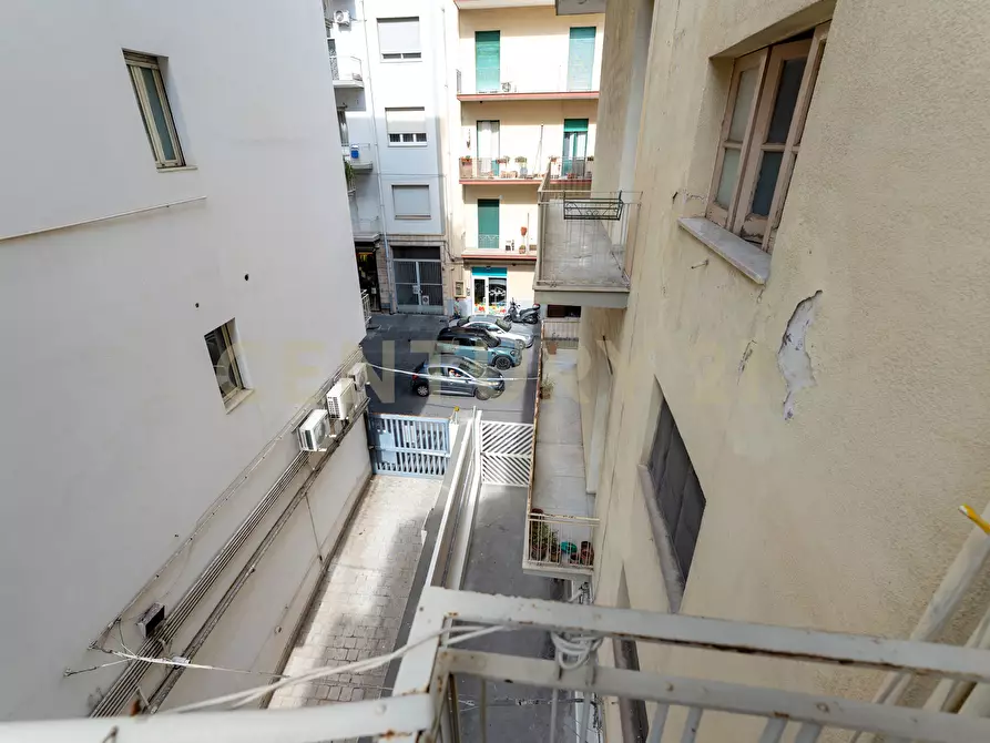 Immagine 41 di Pentalocale in vendita  in Via Milano 60 a Catania