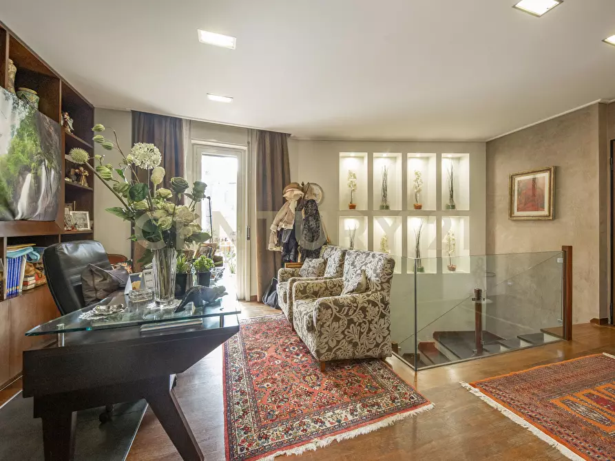 Immagine 1 di Pentalocale in vendita  in Viale Lorenzo Bolano 45 a Catania