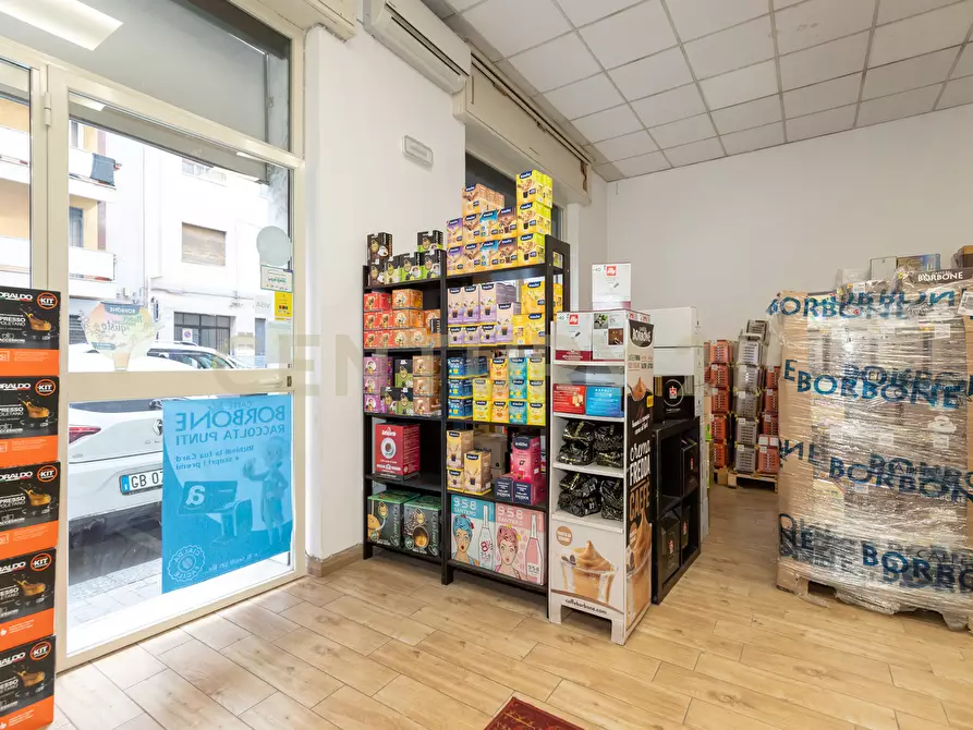 Immagine 7 di Locale commerciale in vendita  in Via Principe Nicola 27C, 29 a Catania