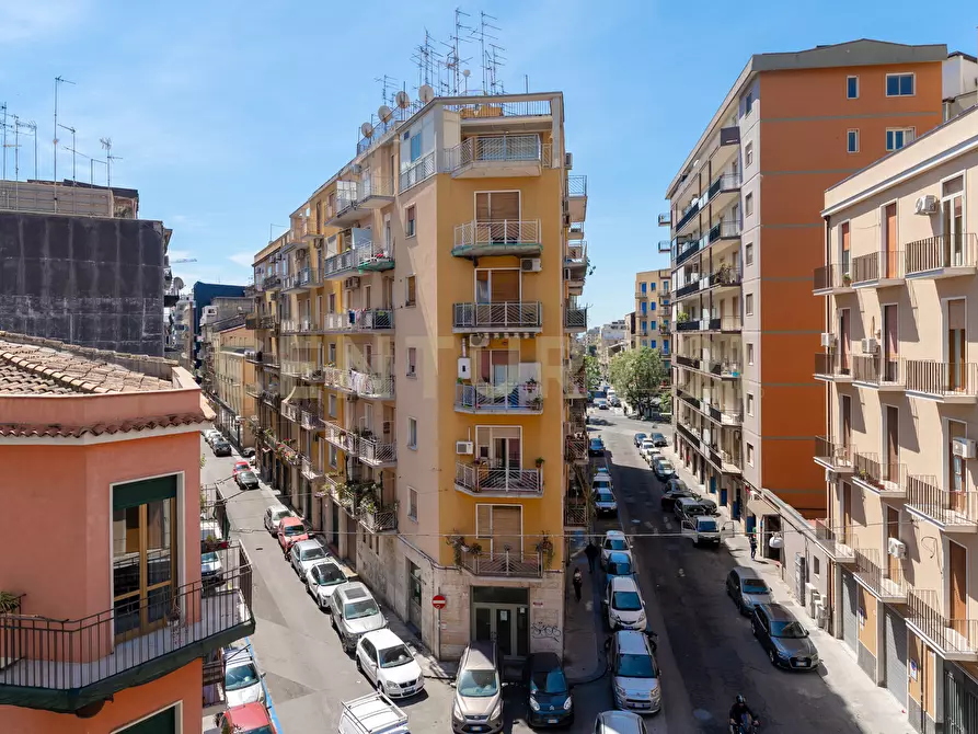 Immagine 46 di Appartamento in affitto  in Via Vittorio Emanuele Orlando 130 a Catania