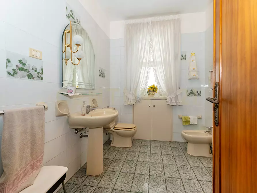 Immagine 31 di Quadrilocale in vendita  in Via Ammiraglio Toscano 5 a Catania