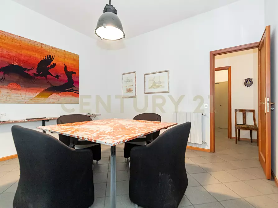 Immagine 15 di Pentalocale in vendita  in Via Convento del Carmine 5 a Tremestieri Etneo