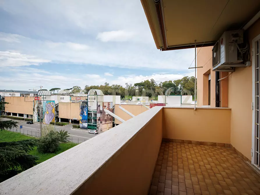 Immagine 33 di Trilocale in vendita  in Via Tazio Nuvolari 210 a Roma