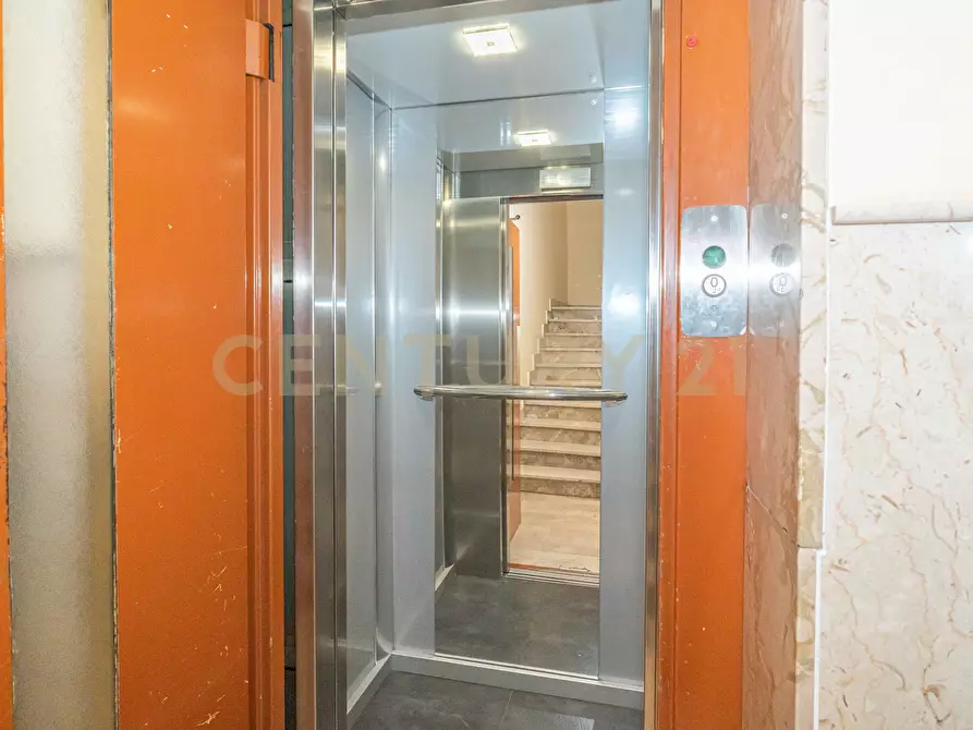 Immagine 26 di Pentalocale in vendita  in Via Roma 135 a Enna