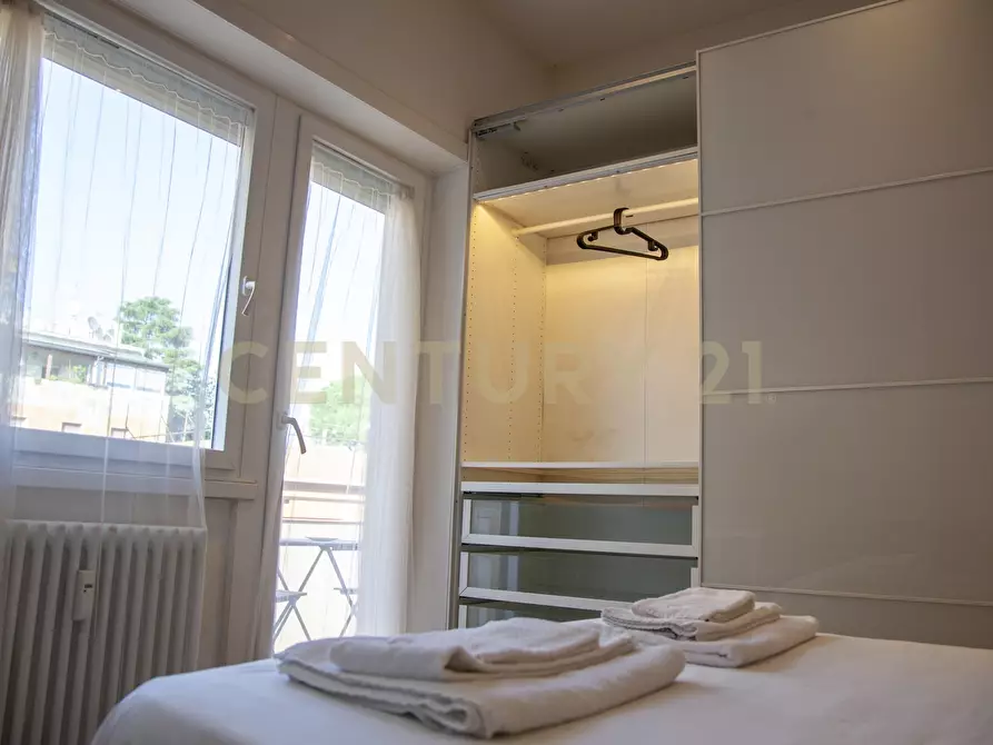 Immagine 1 di Bilocale in affitto  in Via Montecristo 10 a Roma