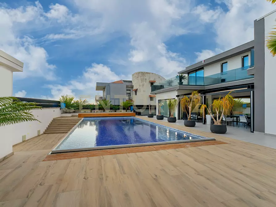 Immagine 18 di Villa in vendita  in Via Sant' Andrea 8 a Catania