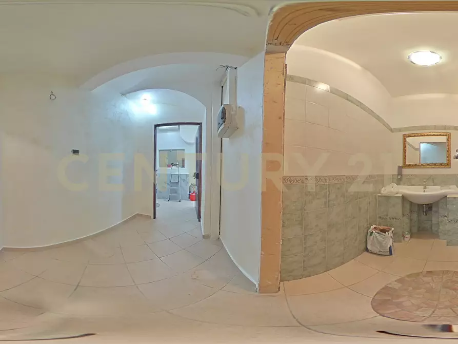 Immagine 43 di Bar / Ristorante in vendita  in Viale Papa Giovanni XXIII 46 a Camporotondo Etneo