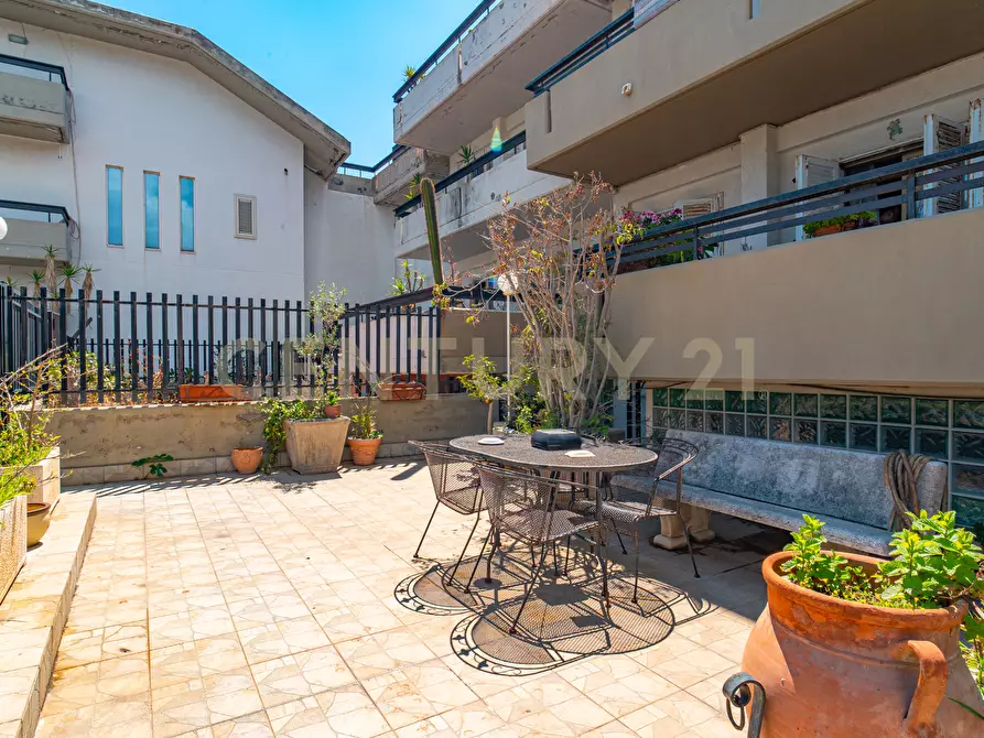 Immagine 54 di Villa in vendita  in Via G. Pezzana 9 a Aci Castello