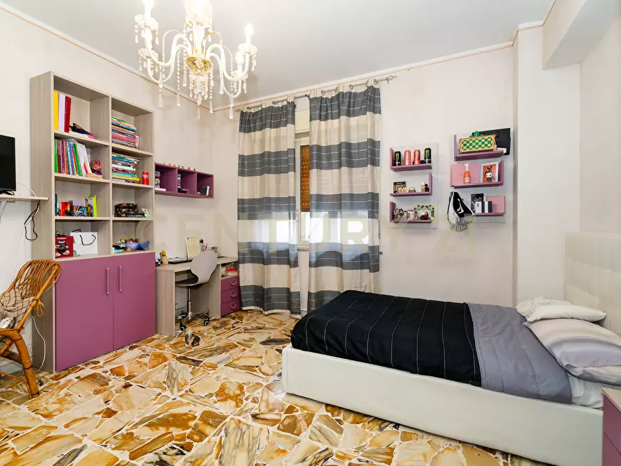 Immagine 31 di Pentalocale in vendita  in Via Goffredo Mameli 4 a Belpasso