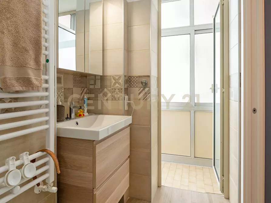 Immagine 39 di Quadrilocale in vendita  in Via Ludovico Ariosto 27 a Acireale