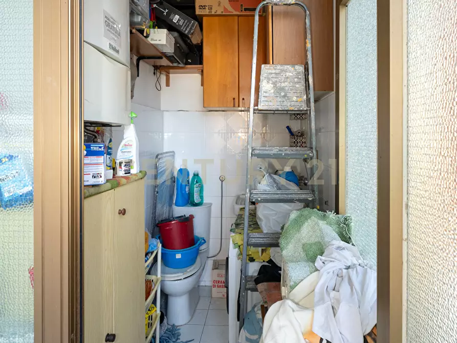 Immagine 19 di Pentalocale in vendita  in Via Antonio de Curtis 27 a Misterbianco