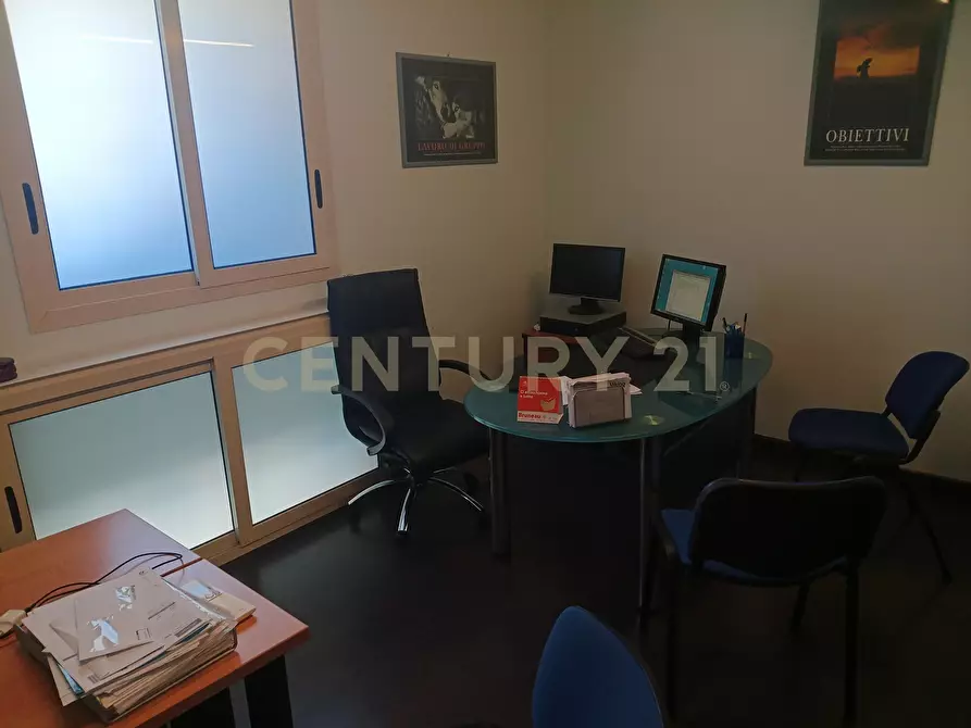 Immagine 9 di Locale commerciale in vendita  in Viale della Libertà 183 a Catania