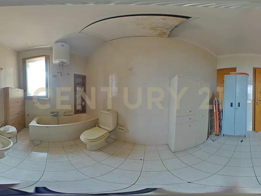 Immagine 60 di Pentalocale in vendita  in Via Vittorio Emanuele 181 a Viagrande