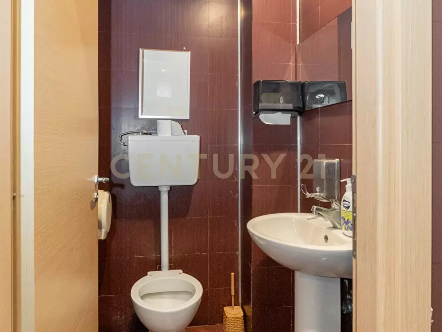 Immagine 19 di Casa indipendente in vendita  in Via Giuseppe Garibaldi 68-70-72 a Nicolosi