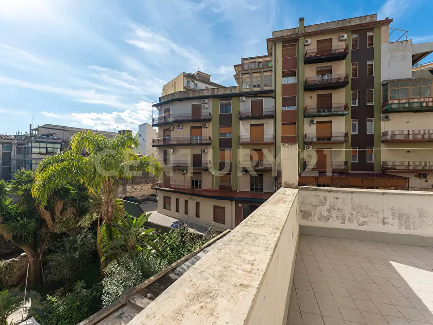 Immagine 46 di Pentalocale in vendita  in Via Enna 15 a Catania