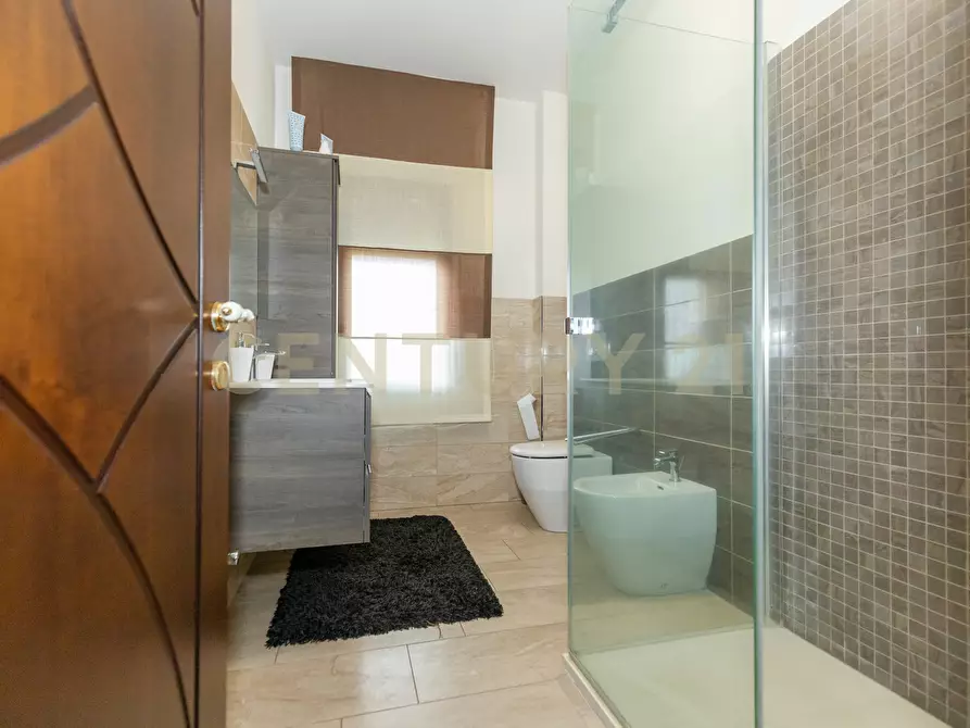 Immagine 27 di Pentalocale in vendita  in Viale Carmine Caruso 10 a Motta Sant'anastasia