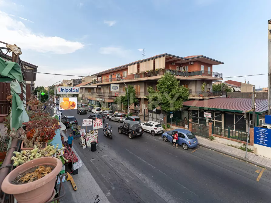 Immagine 34 di Quadrilocale in affitto  in Via della Regione 105 a San Giovanni La Punta